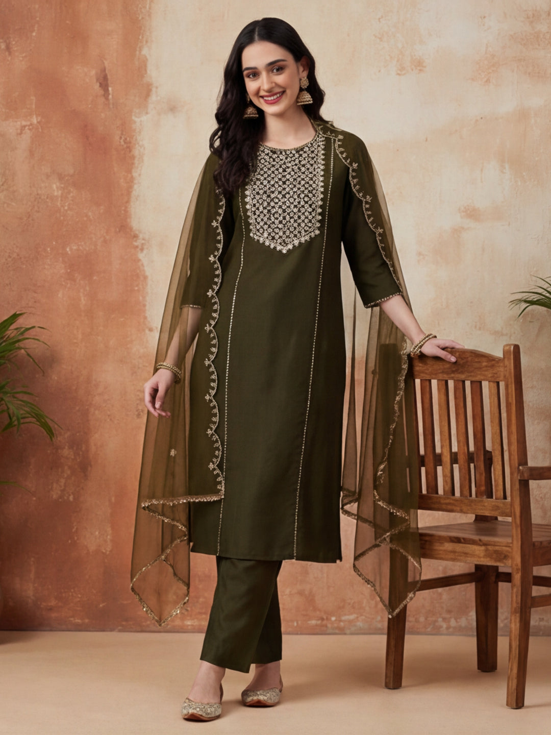 Ethnic Motifs Embroidered Straight Kurta & Trousers Sets