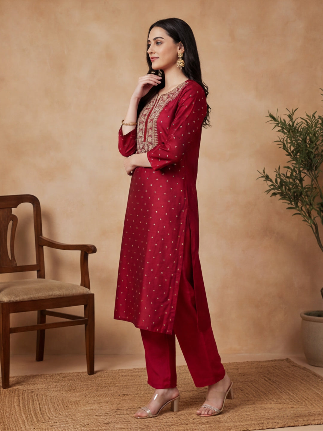 Ethnic Motifs Embroidered Straight Kurta & Trousers Sets