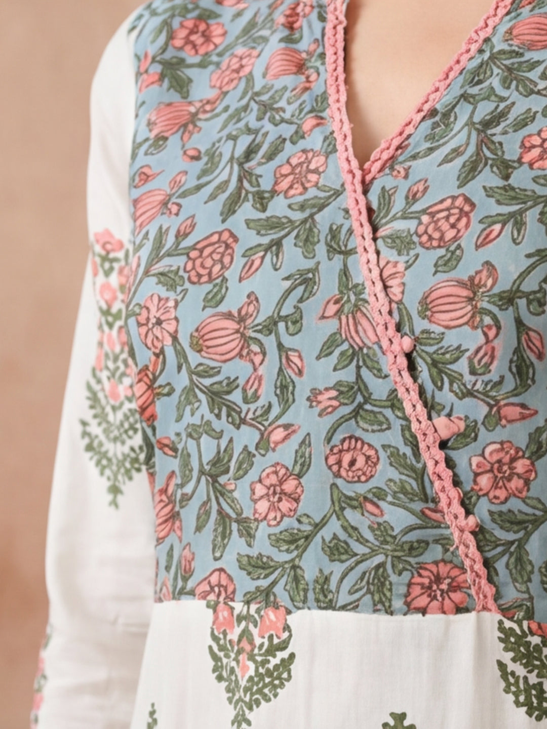Women Off-White & Pink Printed Straight Kurta