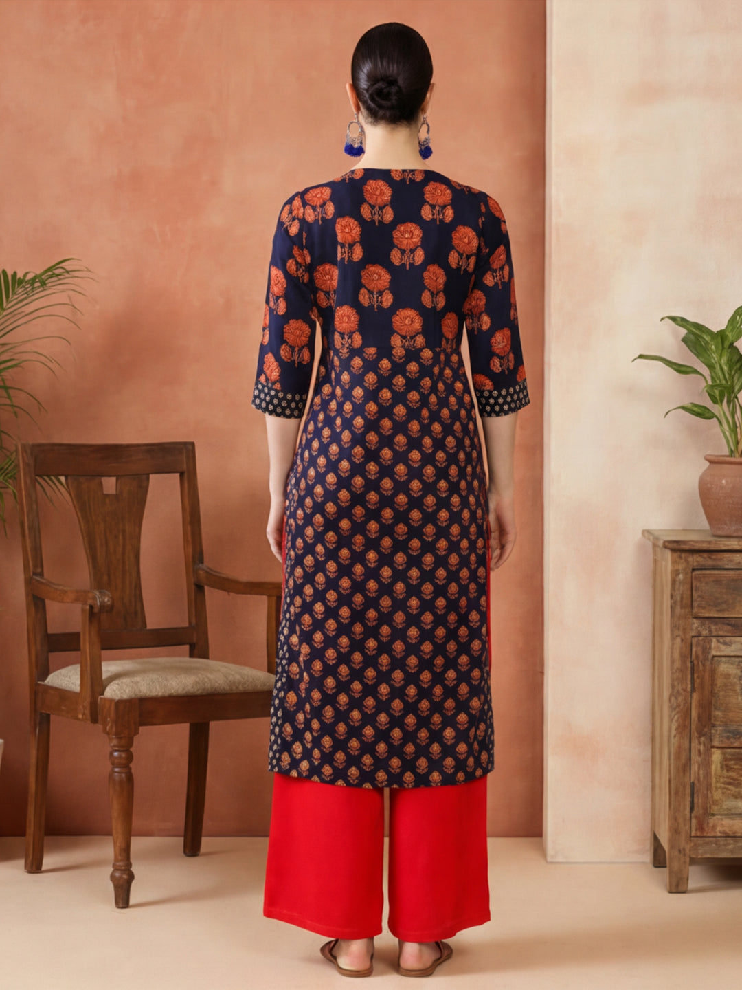Women Navy Blue Printed Straight Kurta With Thread Work