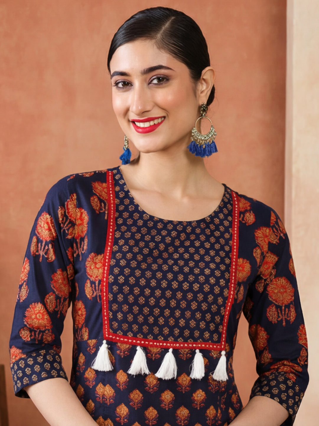 Women Navy Blue Printed Straight Kurta With Thread Work