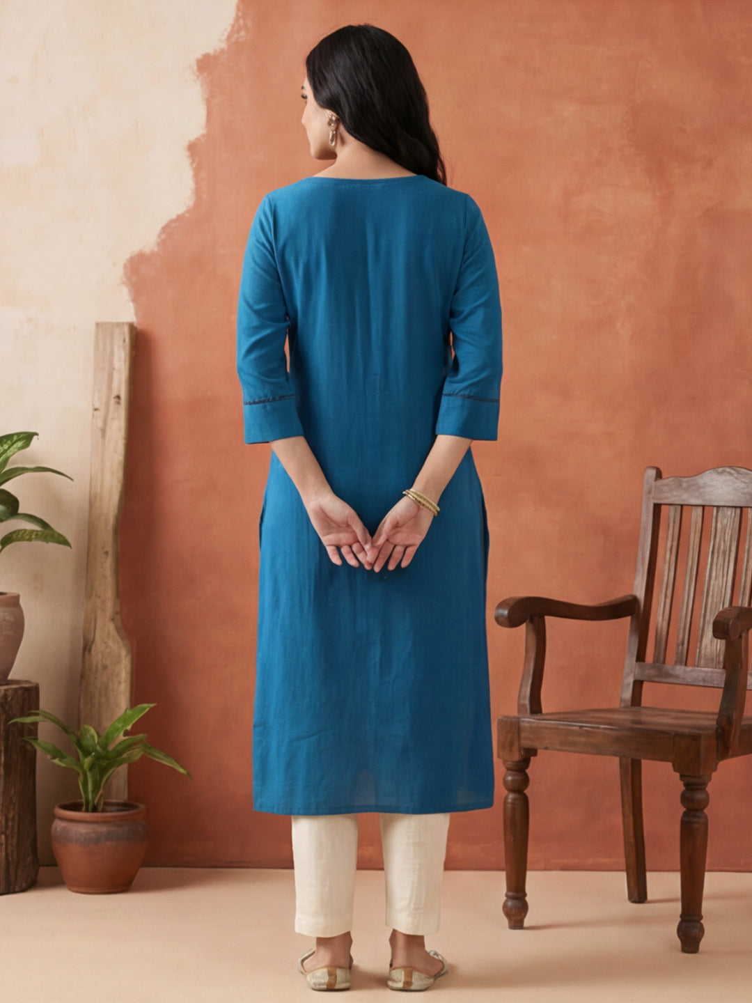 Solid Embroidered Straight Pure Cotton Kurta