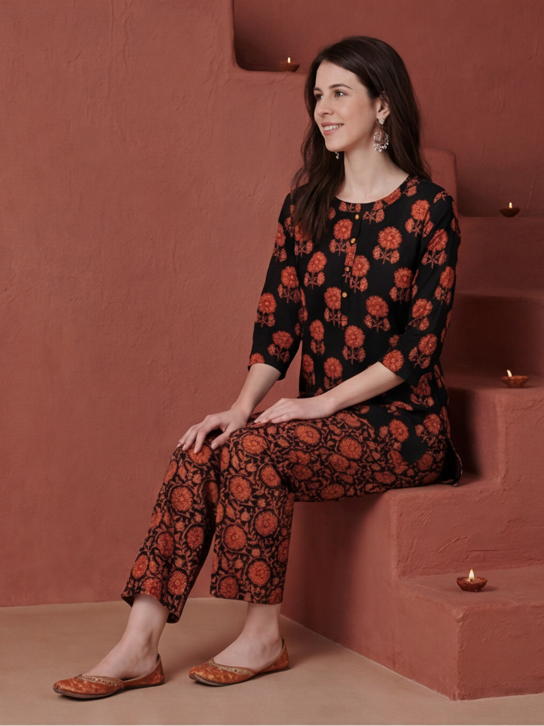 Ethnic Print Straight Cotton Short Kurta with Pyjamas