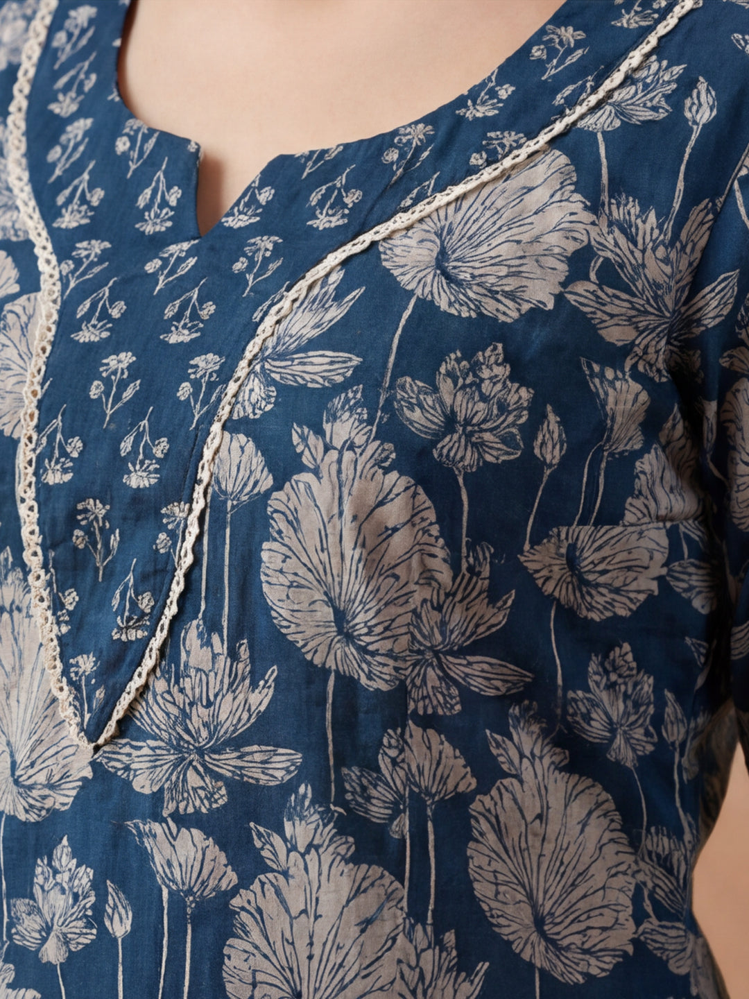Floral Embroidered Straight Pure Cotton Kurta