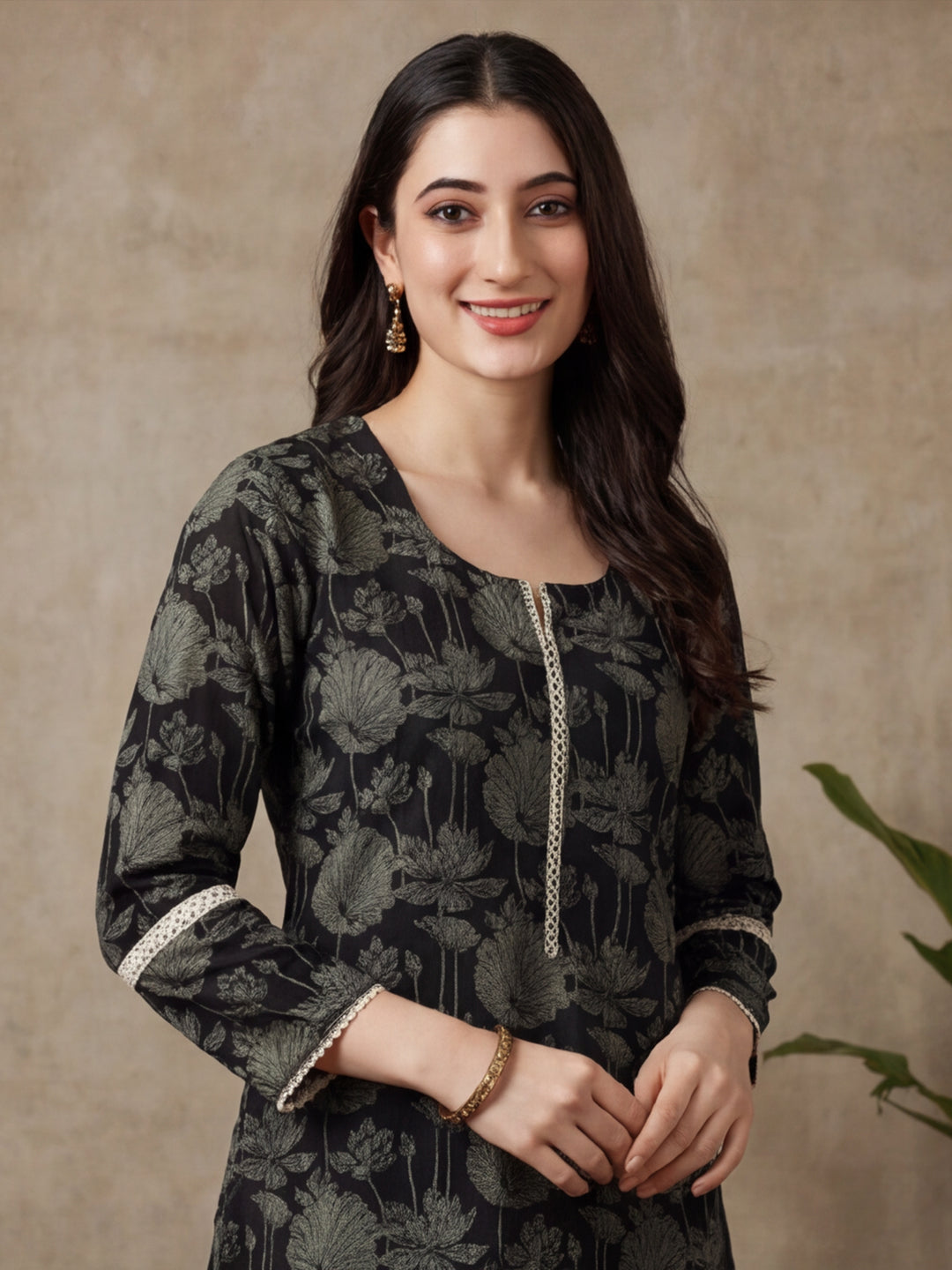 Floral Embroidered Straight Pure Cotton Kurta