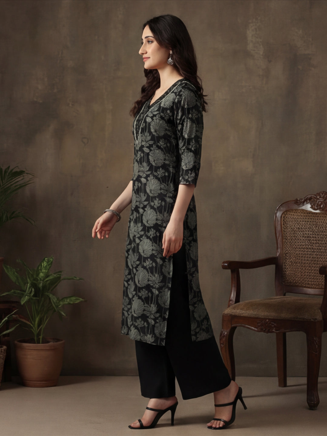 Floral Embroidered Straight Pure Cotton Kurta