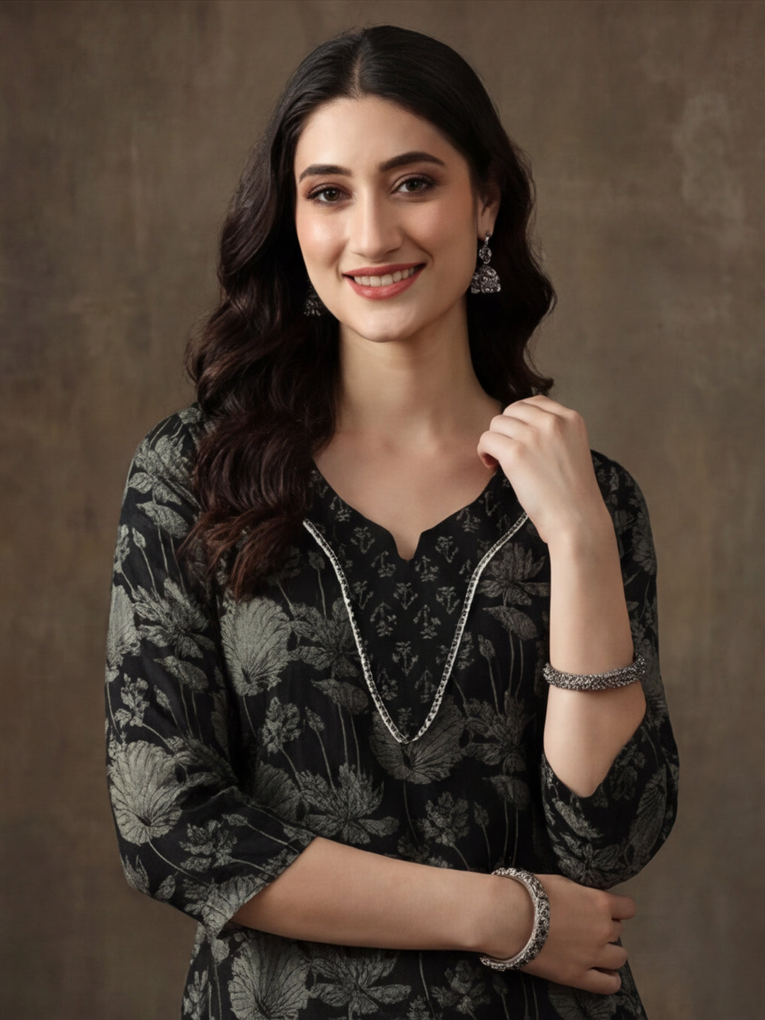 Floral Embroidered Straight Pure Cotton Kurta