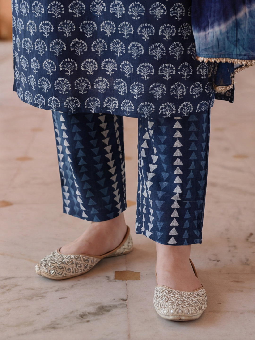 Floral Printed Thread Work Pure Cotton Kurta With Pant & Chiffon Dupatta
