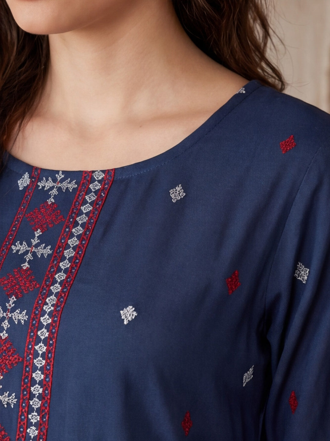 Floral Embroidered Straight Kurta