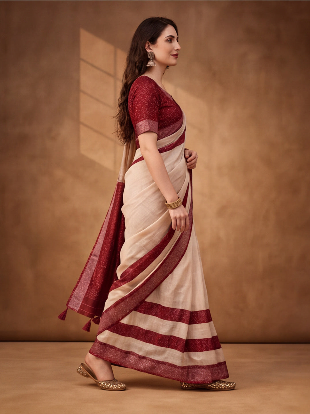 Jaipur Kurti Women Off White Digital Printed Saree With Tasselled Border