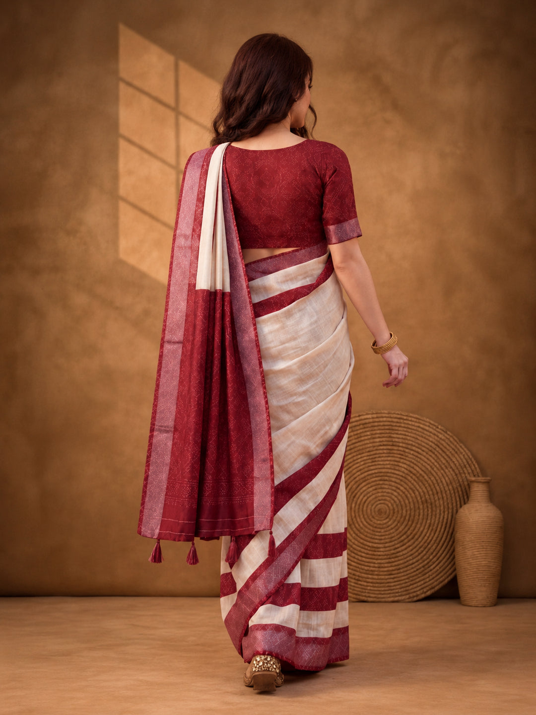 Jaipur Kurti Women Off White Digital Printed Saree With Tasselled Border