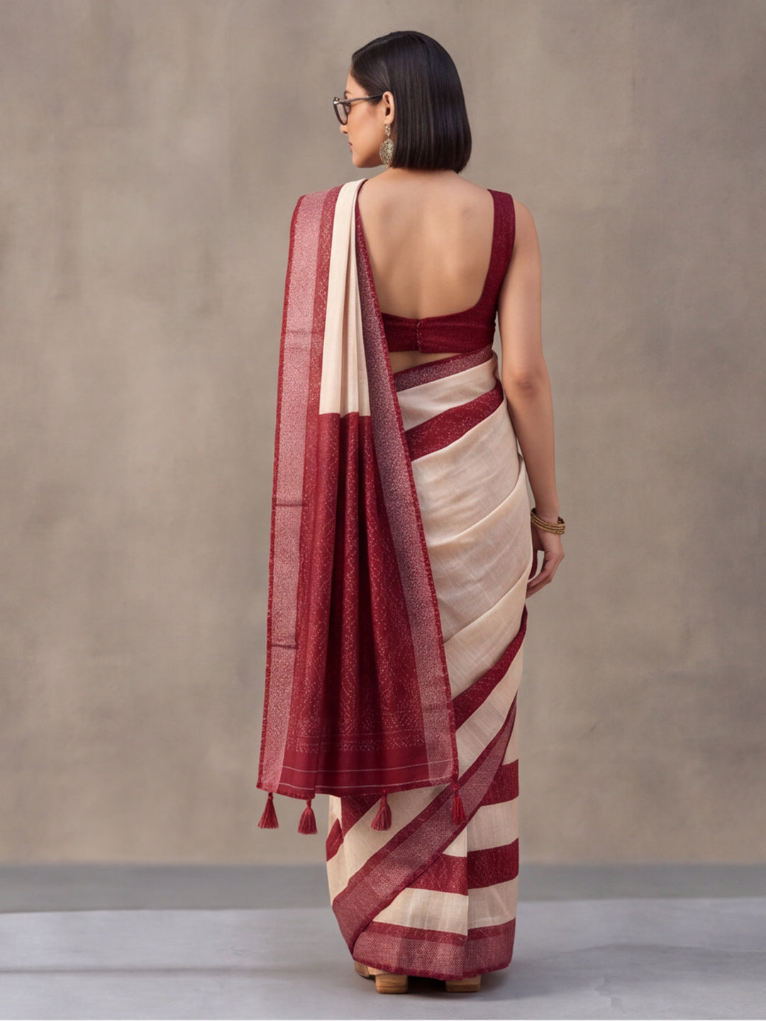 Jaipur Kurti Women Off White Digital Printed Saree With Tasselled Border
