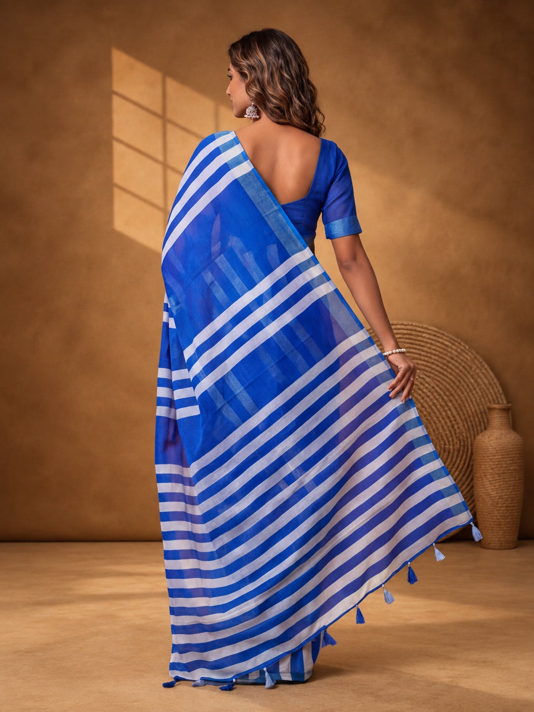 Jaipur Kurti Women Blue Digital Printed Saree With Tasselled Border