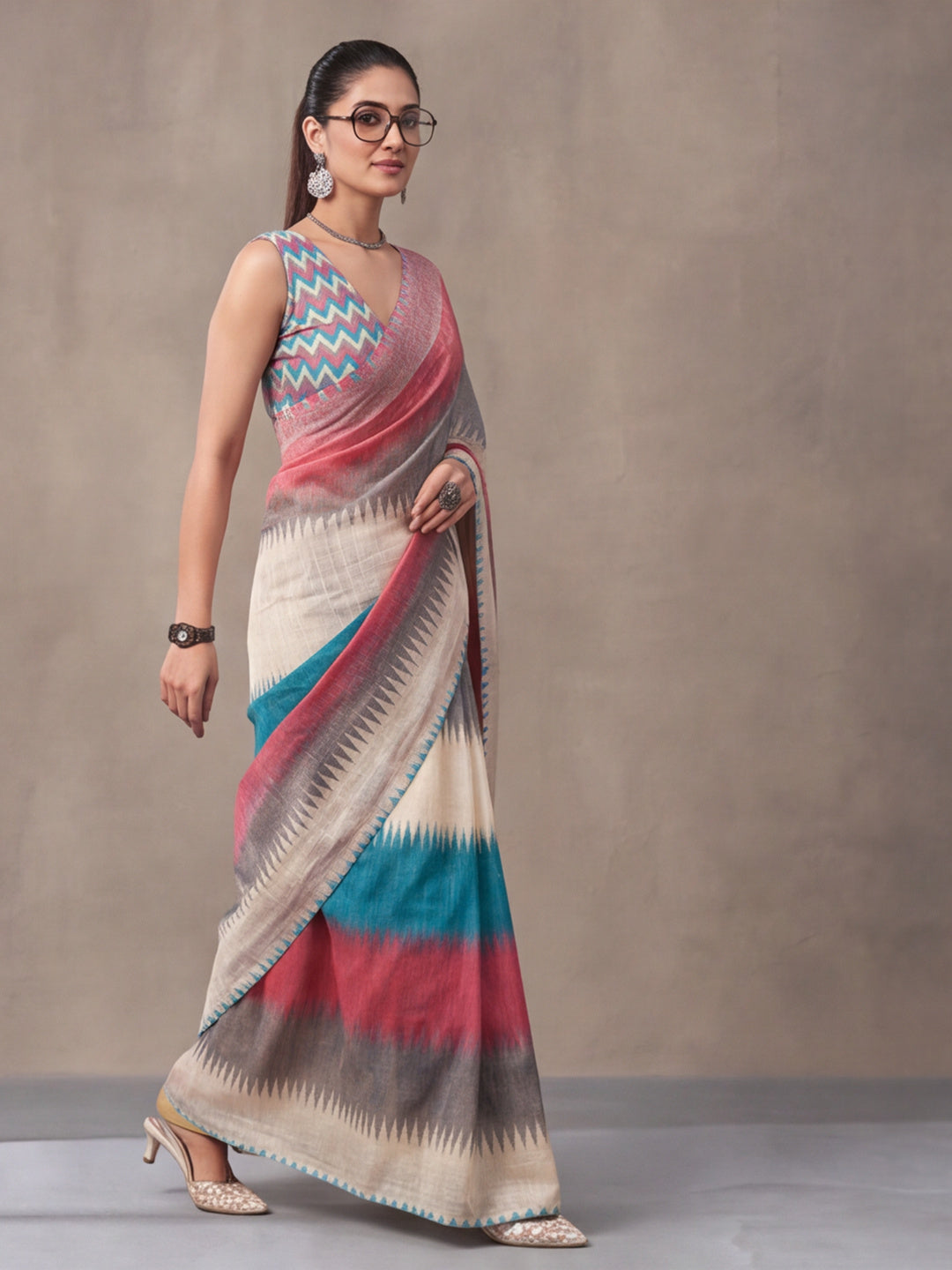 Jaipur Kurti Women Multi Digital Printed Saree With Tasselled Border