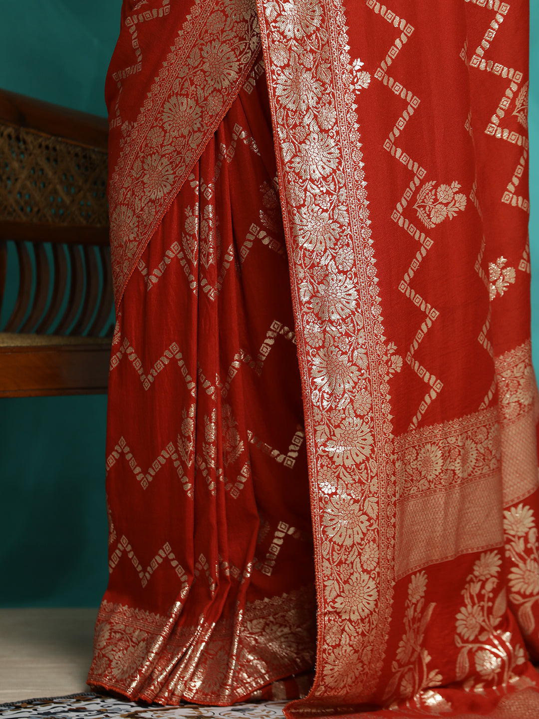 Red Zari Woven Design Heavy Banarasi Saree