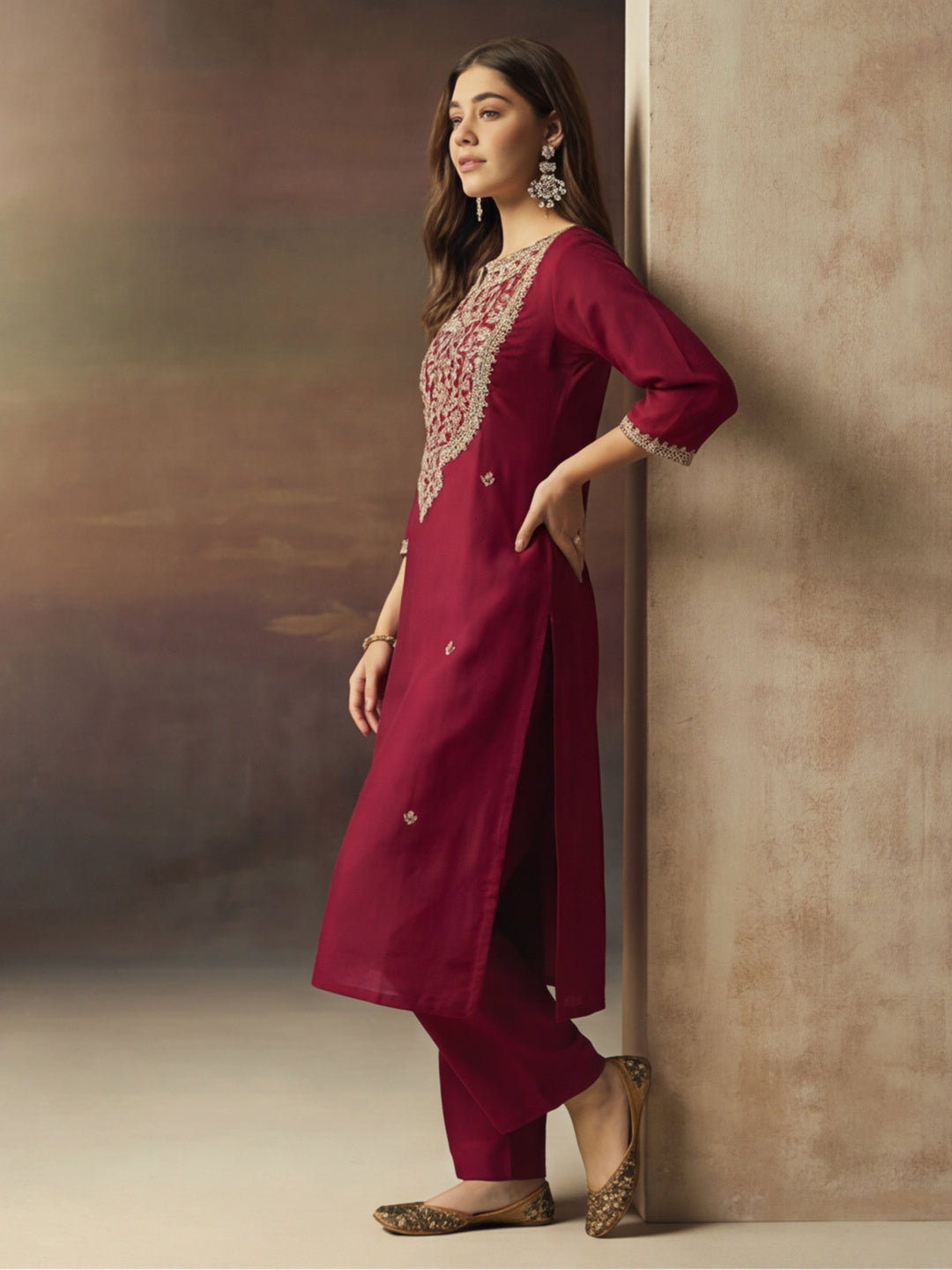 Embroidered Silk Blend Kurta pant & Organza Dupatta Set For Women