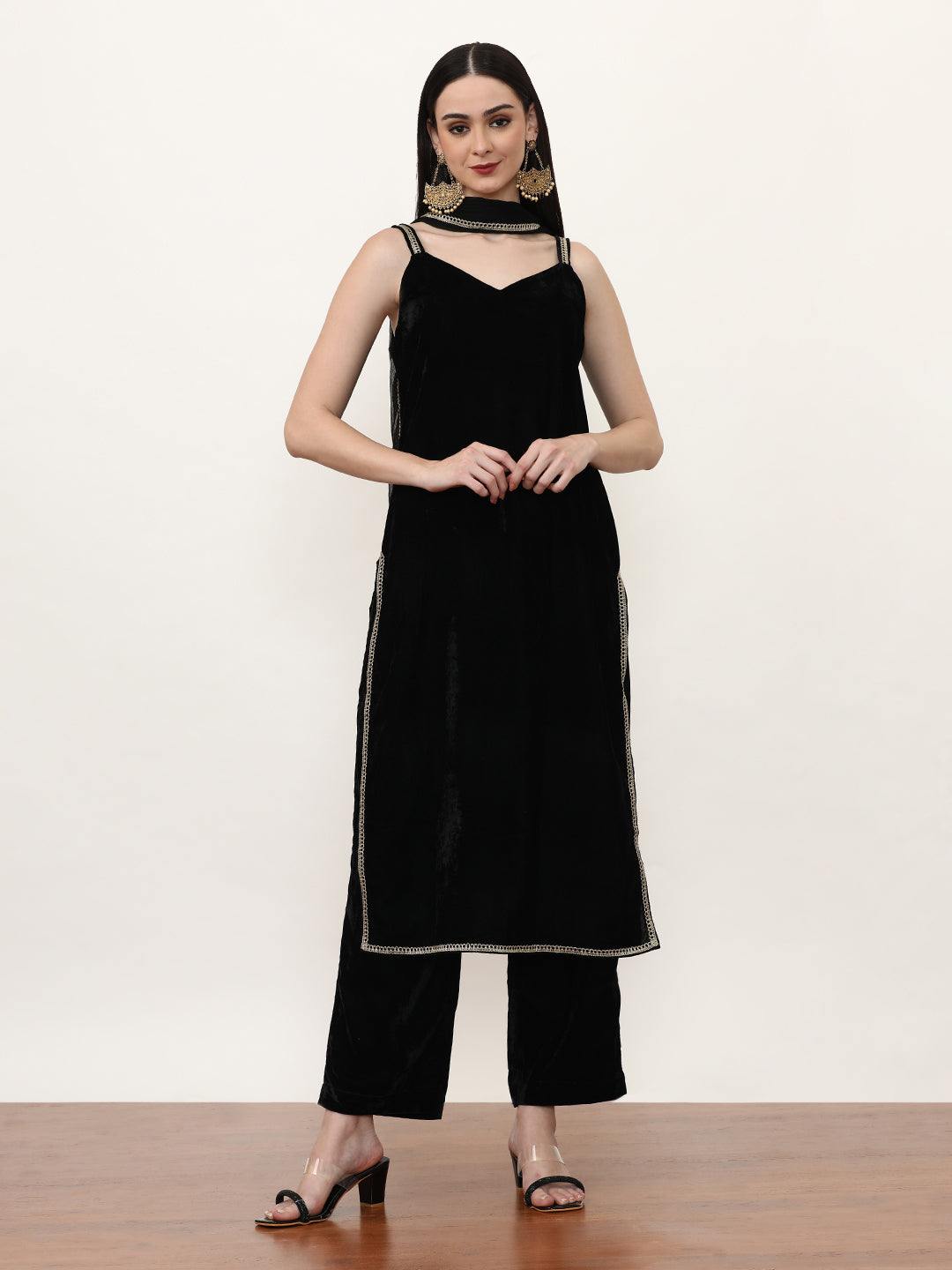 Velvet Solid Kurta Sets With Net Dupatta