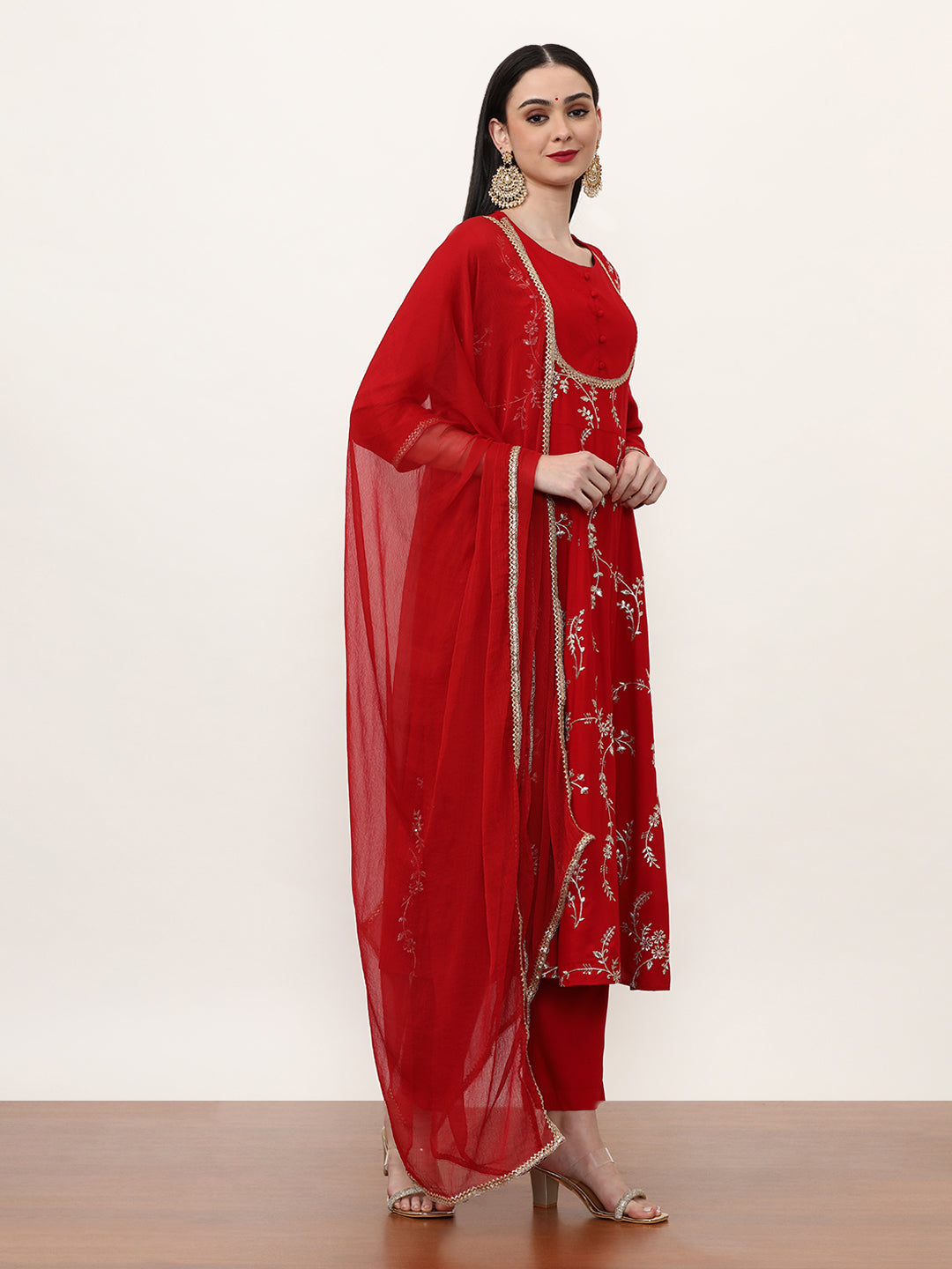 Embroidered Ethnic Motifs Kurta Sets With Poly Chiffon Dupatta