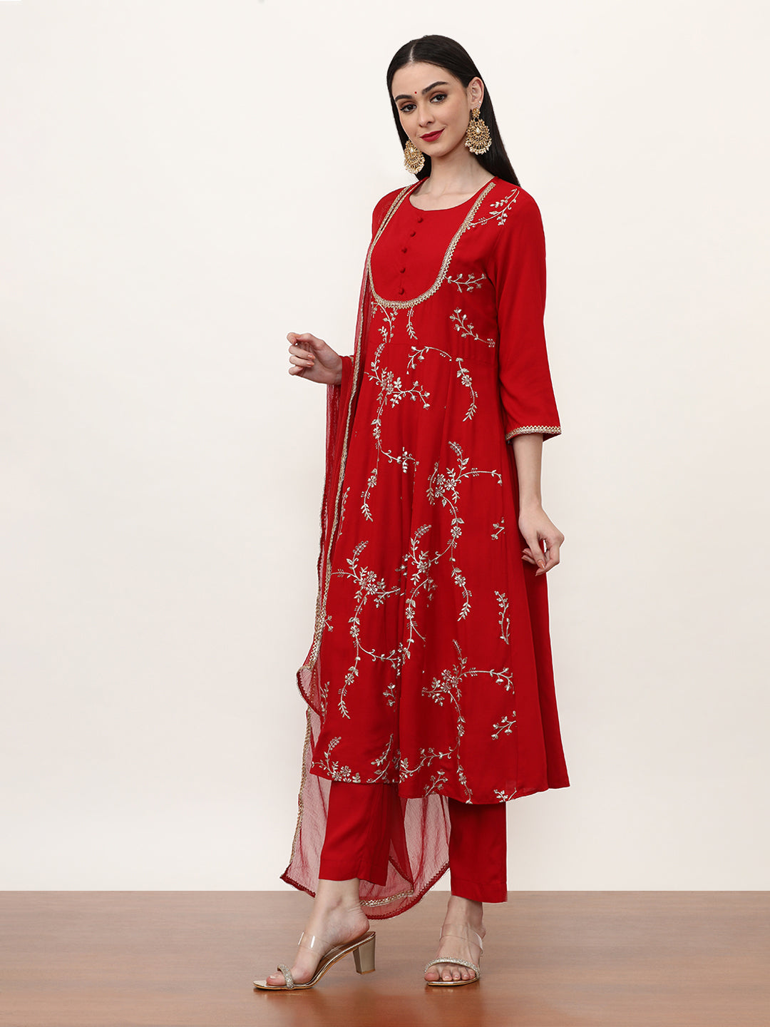 Embroidered Ethnic Motifs Kurta Sets With Poly Chiffon Dupatta