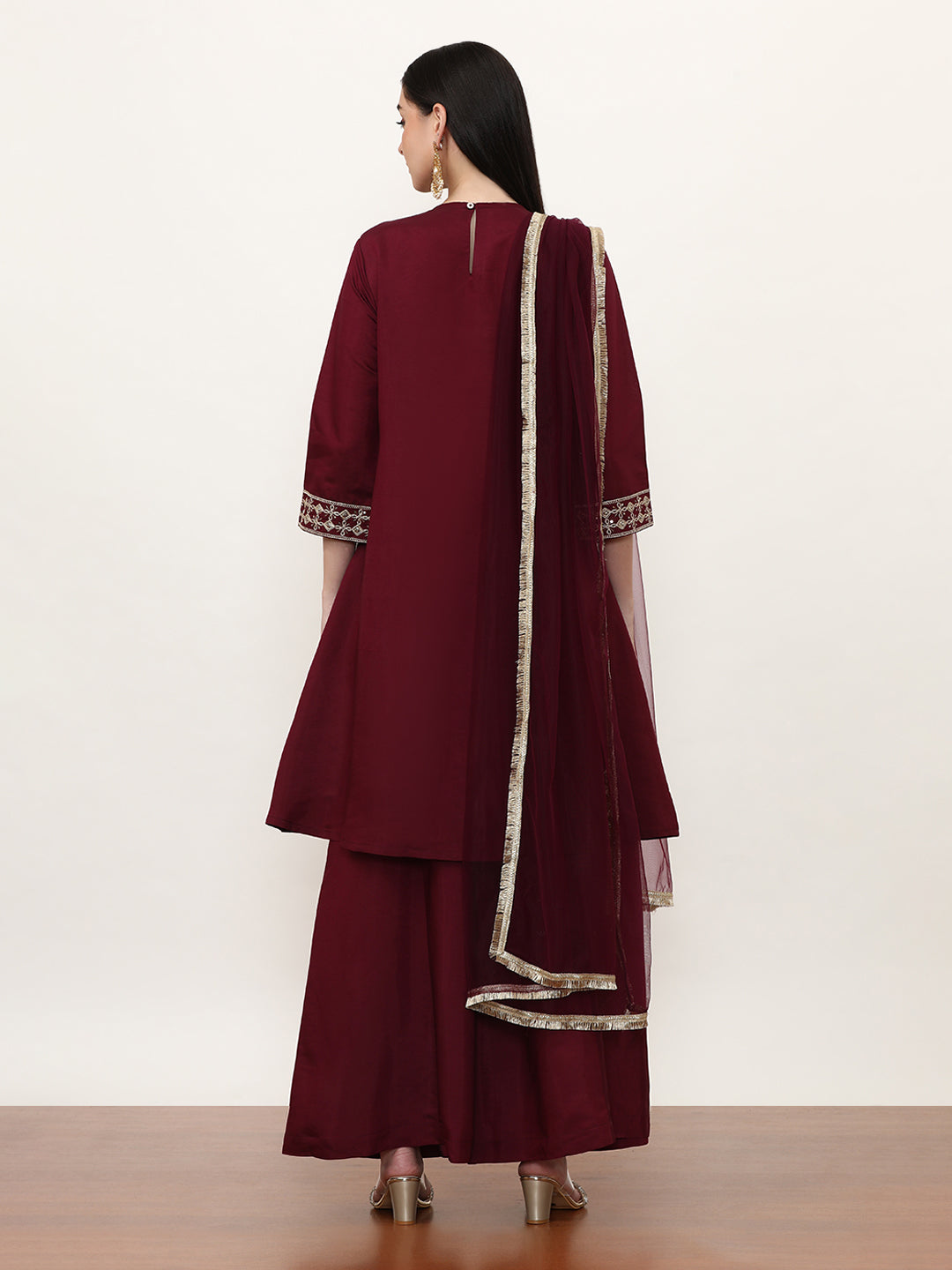 Embroidered Silk Blend Ethnic Motifs Kurta Sets With Net Dupatta