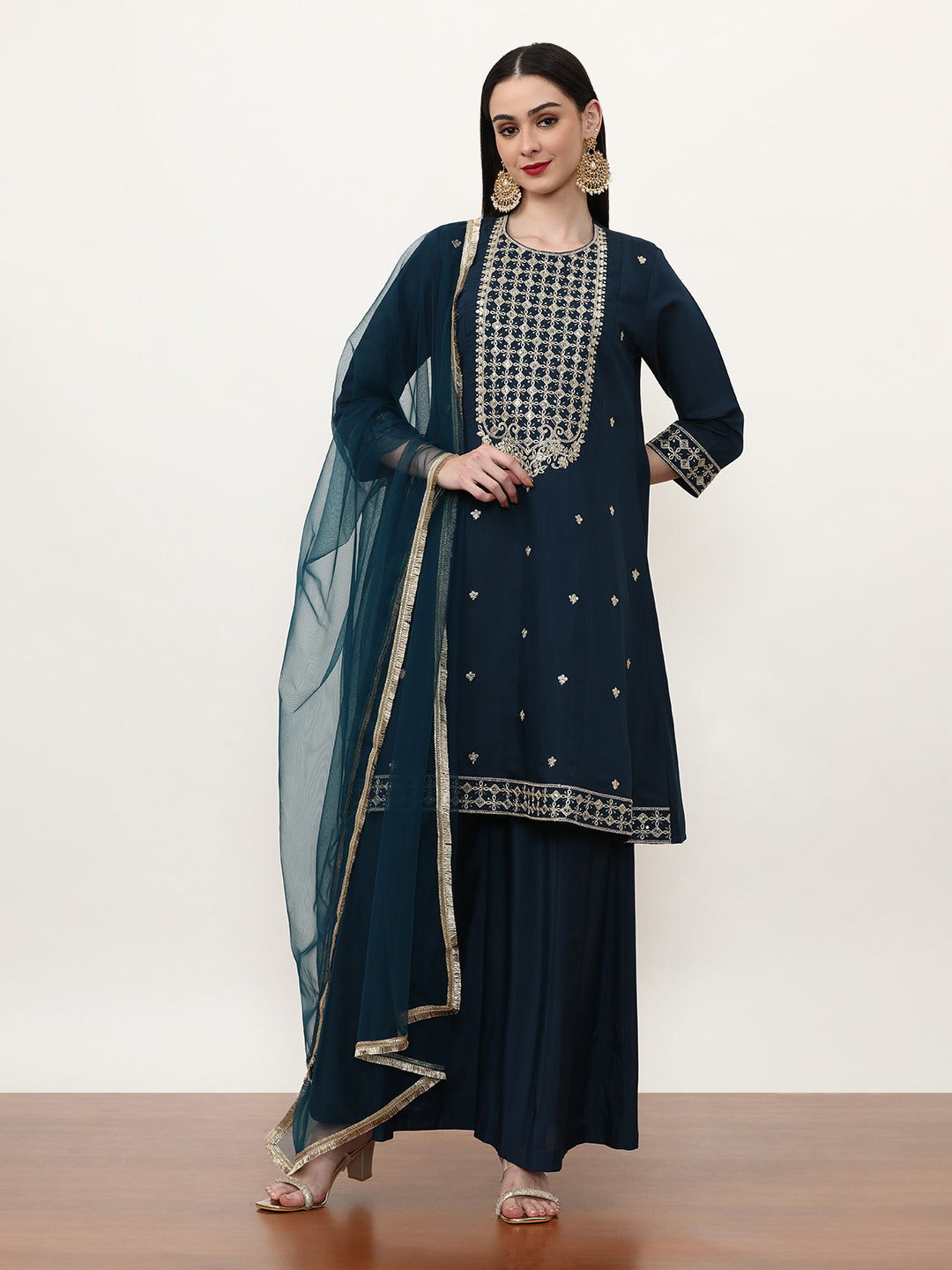 Embroidered Silk Blend Ethnic Motifs Kurta Sets With Net Dupatta