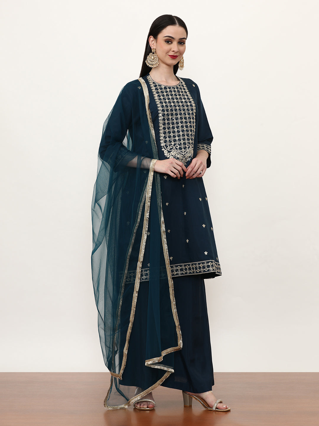 Embroidered Silk Blend Ethnic Motifs Kurta Sets With Net Dupatta