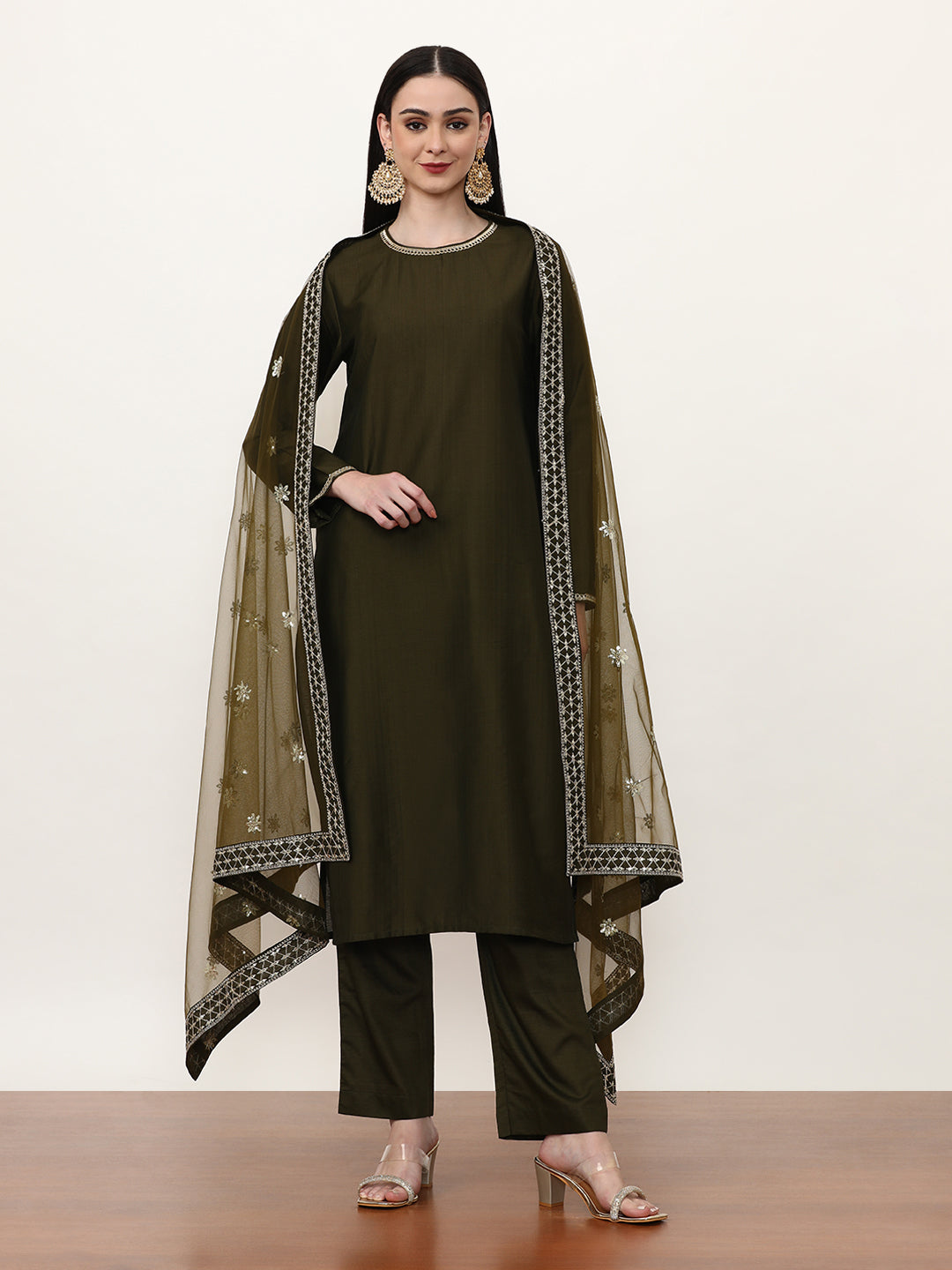 Embroidered Silk Blend Ethnic Motifs Kurta Sets With Net Dupatta