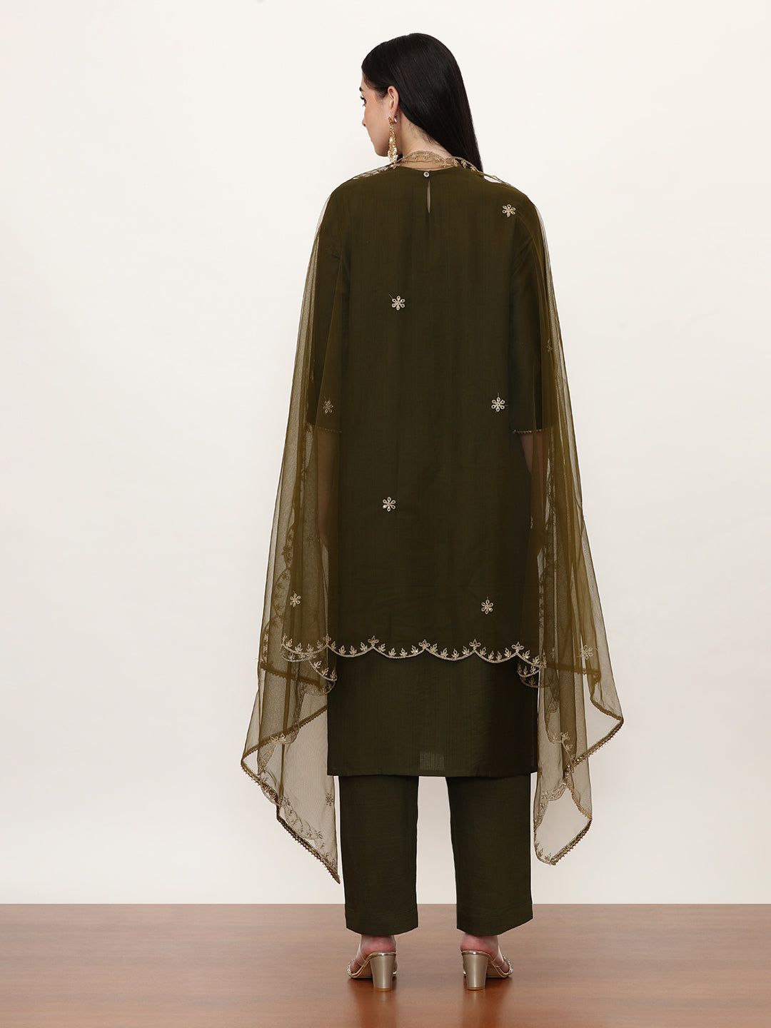 Embroidered Silk Blend Ethnic Motifs Kurta Sets With Net Dupatta