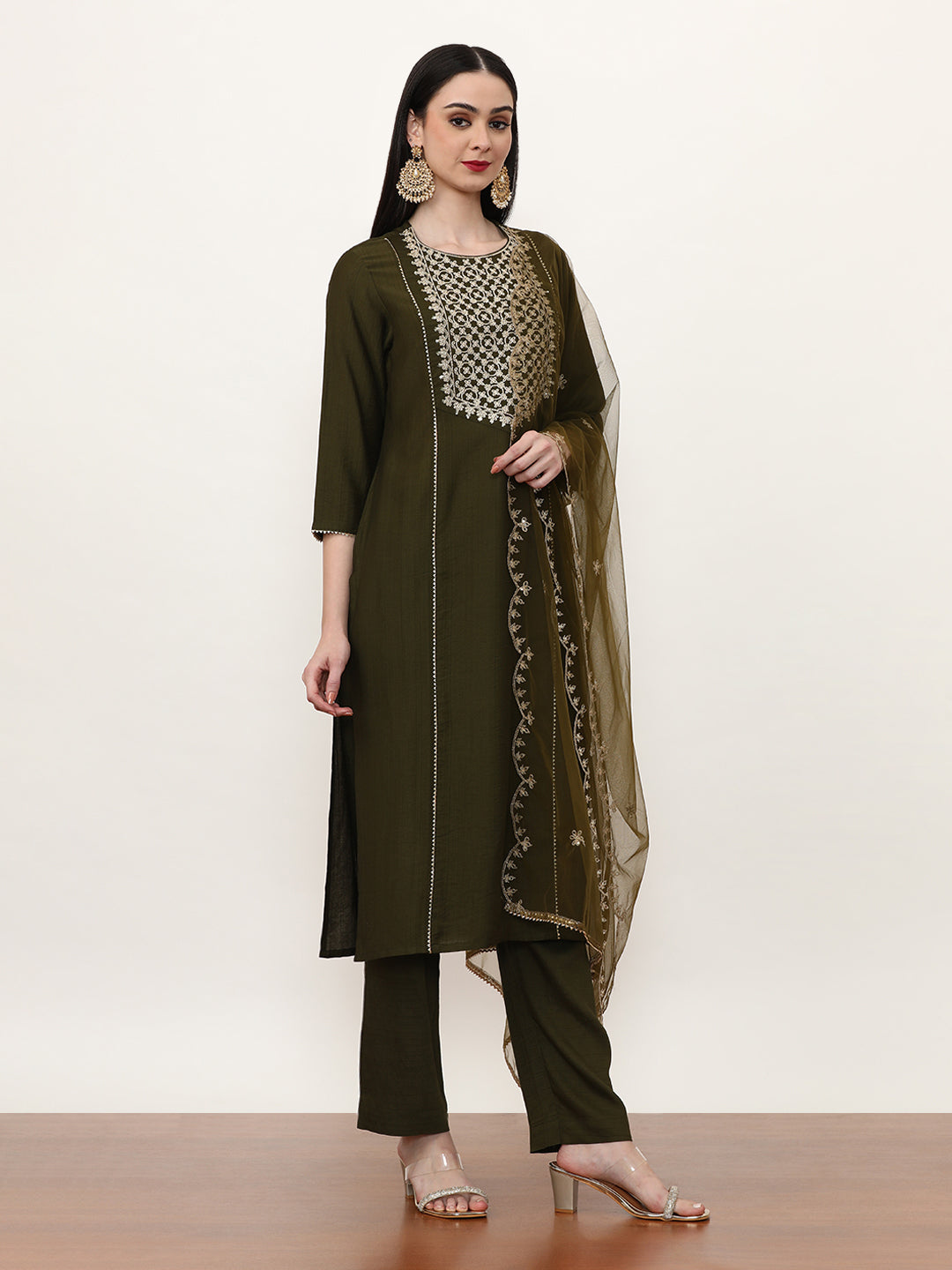 Embroidered Silk Blend Ethnic Motifs Kurta Sets With Net Dupatta