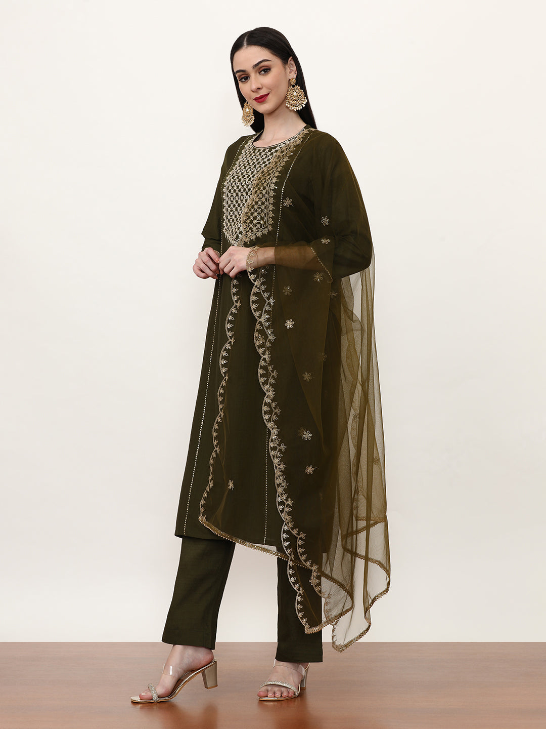 Embroidered Silk Blend Ethnic Motifs Kurta Sets With Net Dupatta