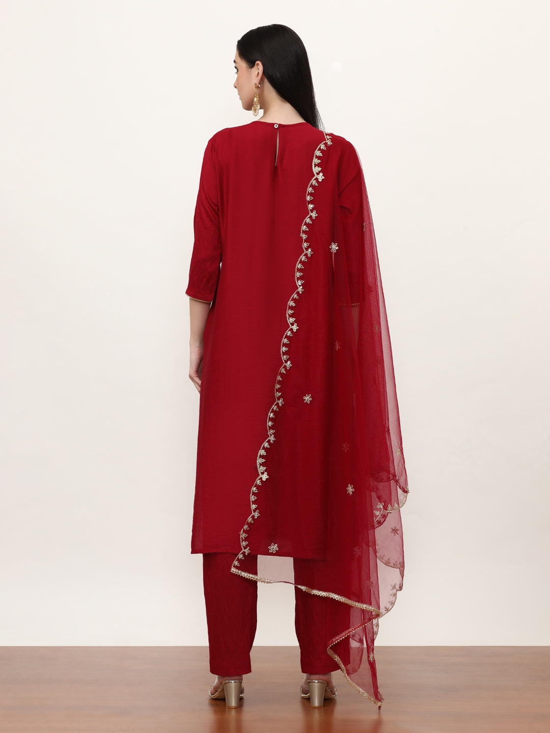 Embroidered Silk Blend Ethnic Motifs Kurta Sets With Net Dupatta