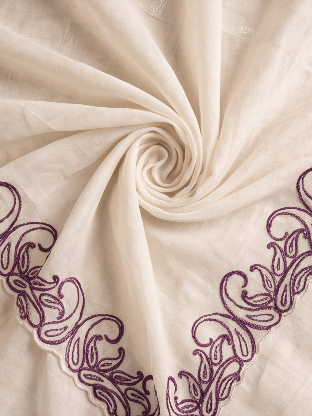 Designer Crunchy Silk Embroidery pallu Work Saree With Unstitched Blouse Piece