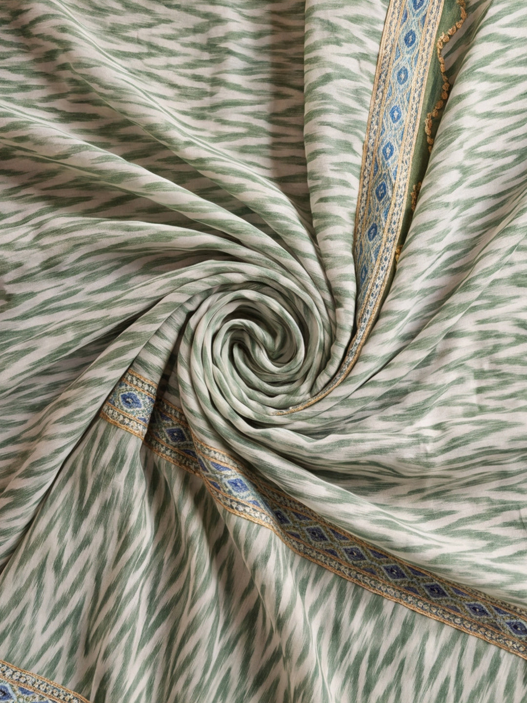 Women Lightweight Printed Beautiful Mirror Work Border Saree With Unstitched Blouse Piece