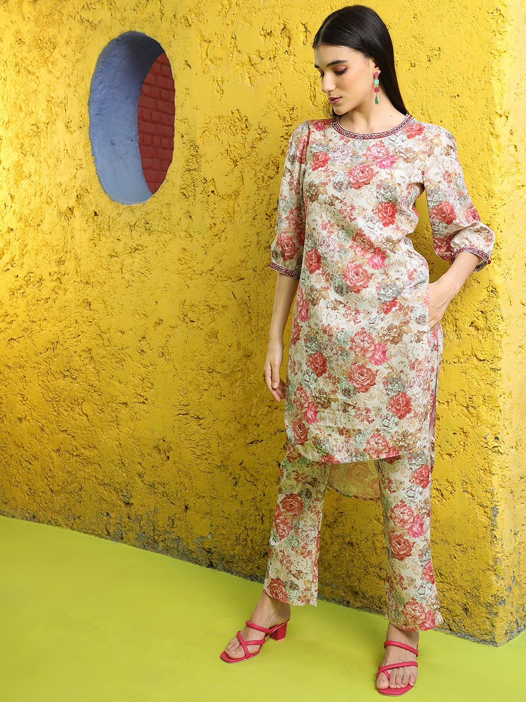 Peach Rose Floral Printed Kurta With Pants