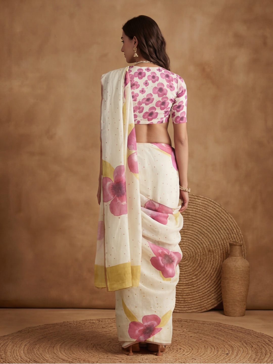 Floral Linen Blend Saree with Unstiched Blouse