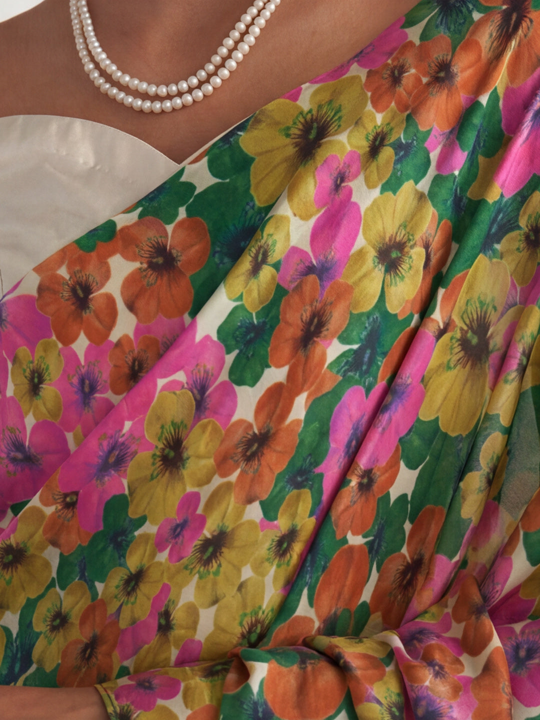 Floral Linen Blend Saree with Unstiched Blouse