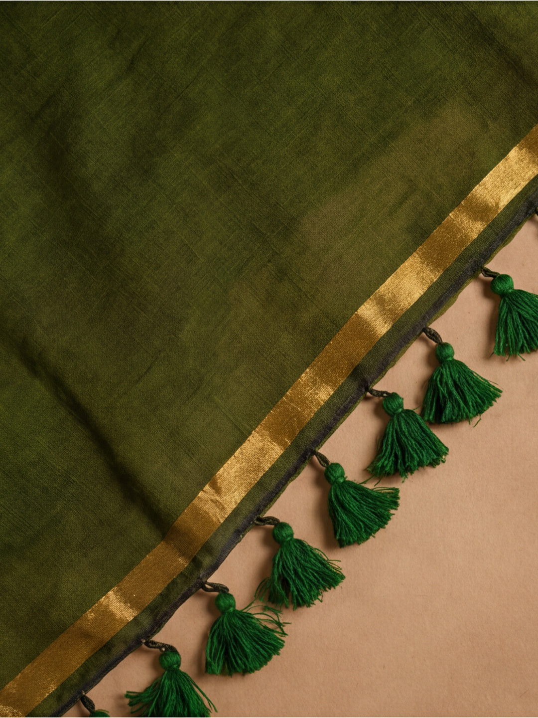Solid Pure Cotton Saree with Unstiched Blouse