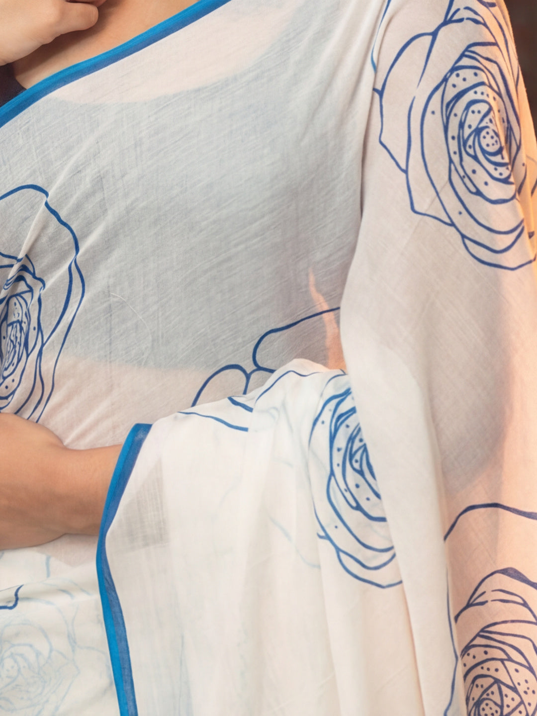 Floral Linen Blend Saree with Unstiched Blouse