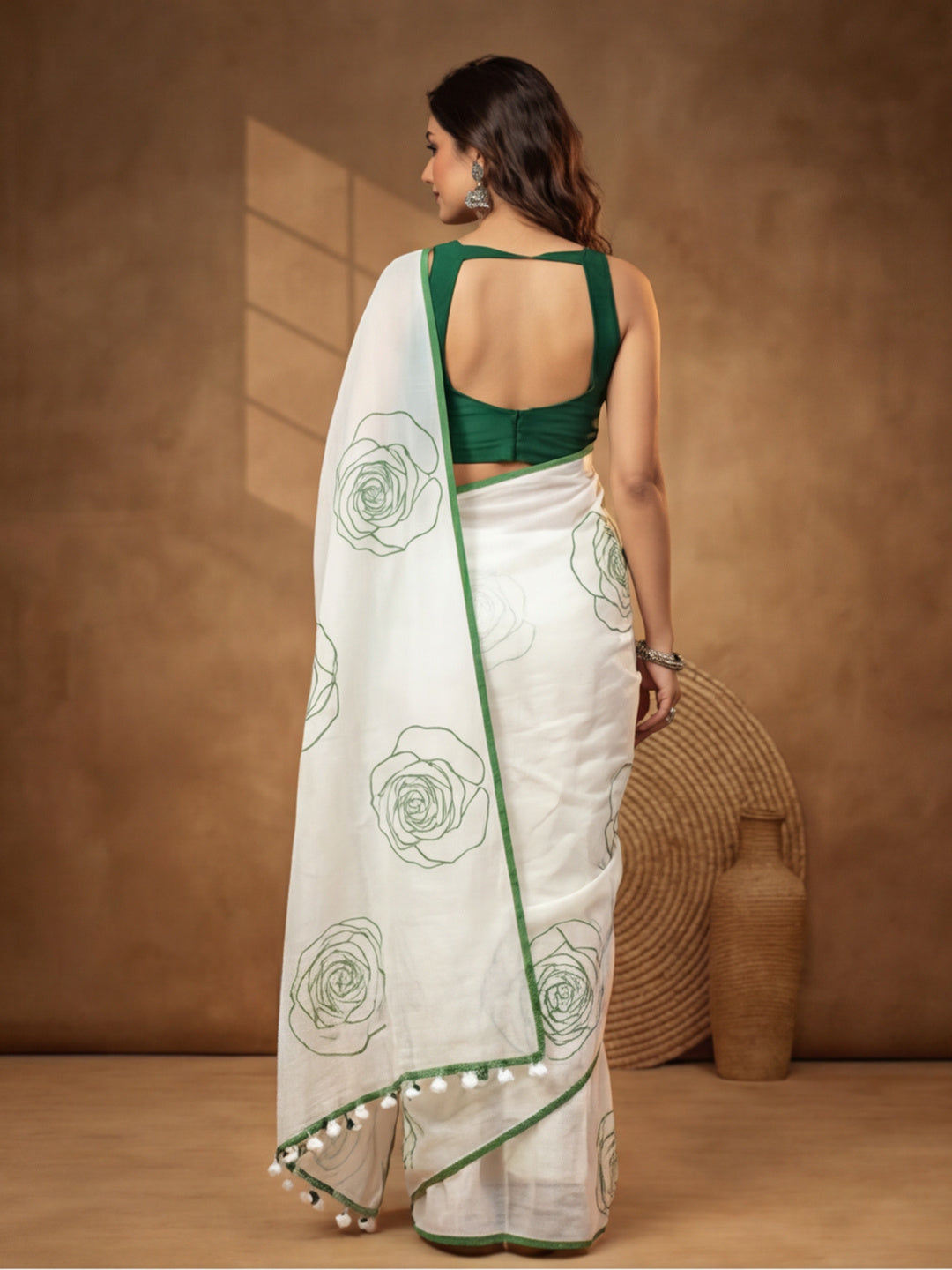 Floral Linen Blend Saree with Unstiched Blouse