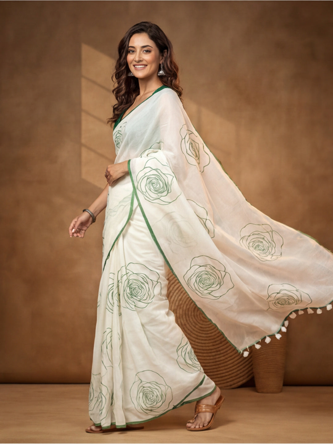Floral Linen Blend Saree with Unstiched Blouse