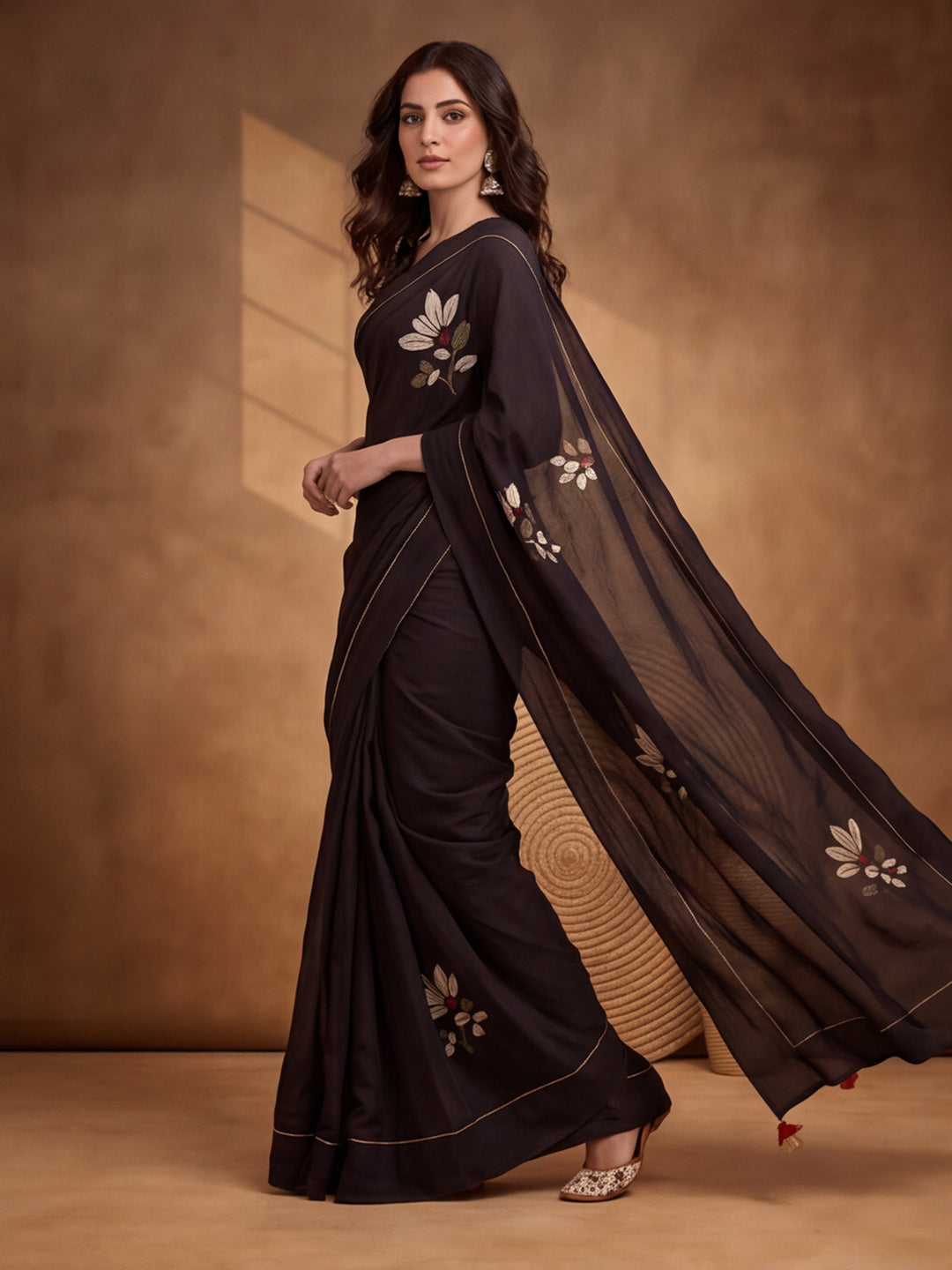 Digitally Printed Abstract & Floral Mul Cotton Saree with Contrast Blouse
