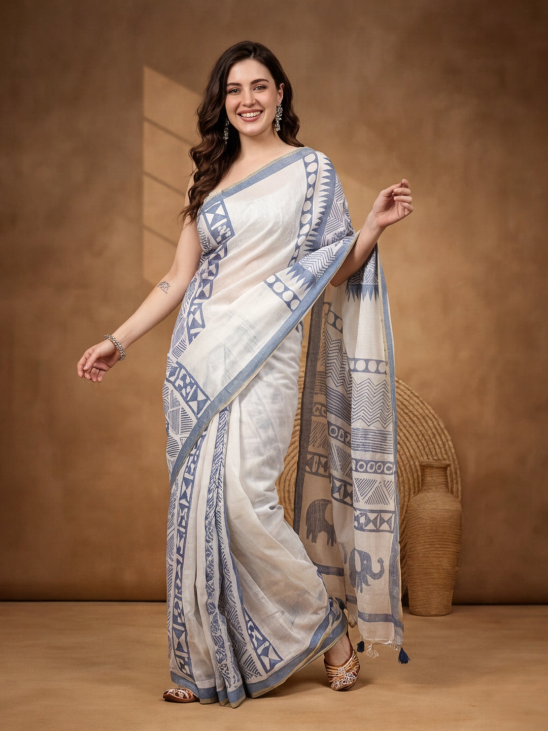 Geometric Linen Blend Saree with Unstiched Blouse
