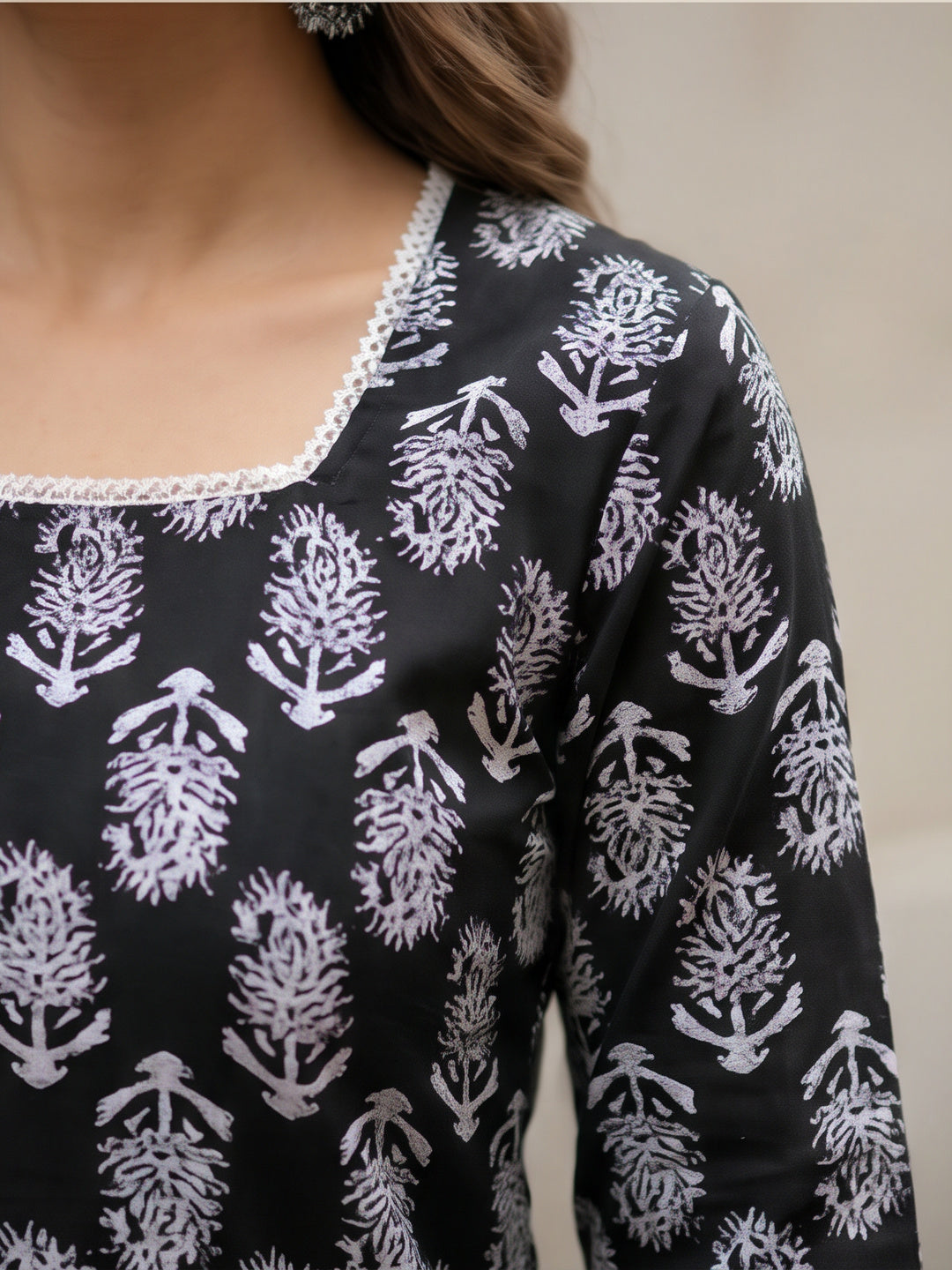 Women Printed Square Neck Fancy Tunic Top with Full Sleeves