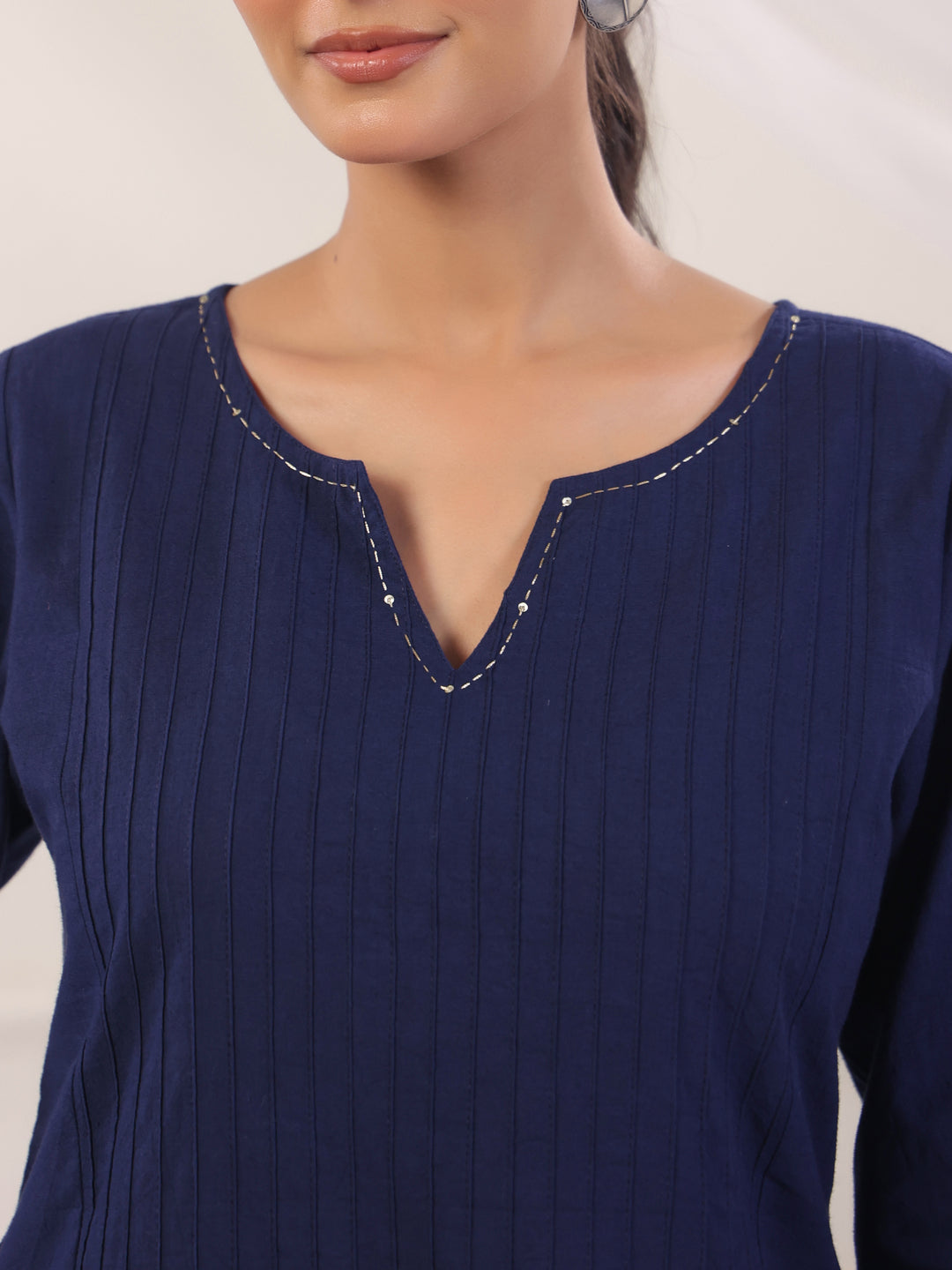 Women Keyhole Solid Staright Three Fourth Sleeve Pure Cotton Kurta