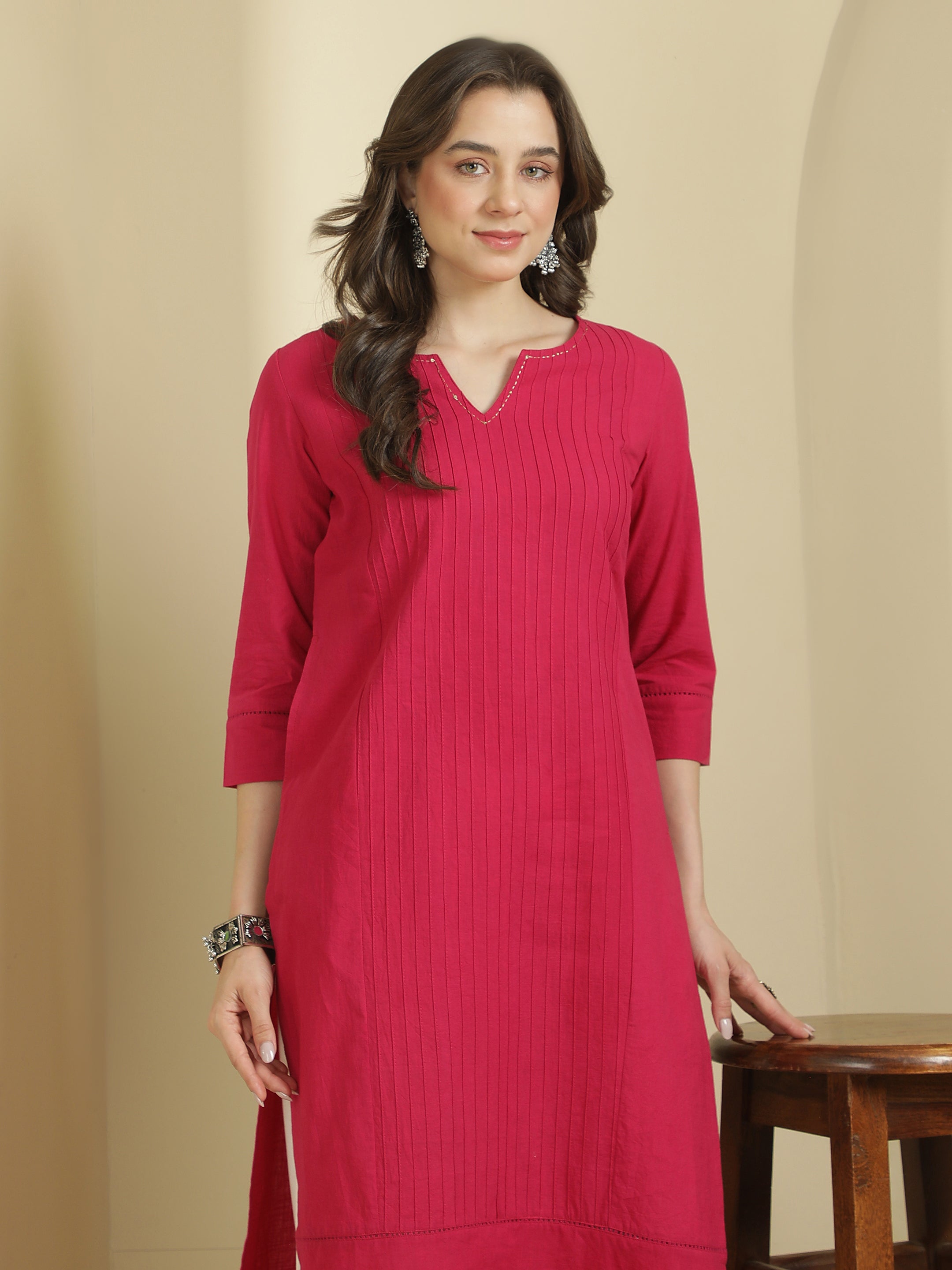 Women Keyhole Solid Staright Three Fourth Sleeve Pure Cotton Kurta