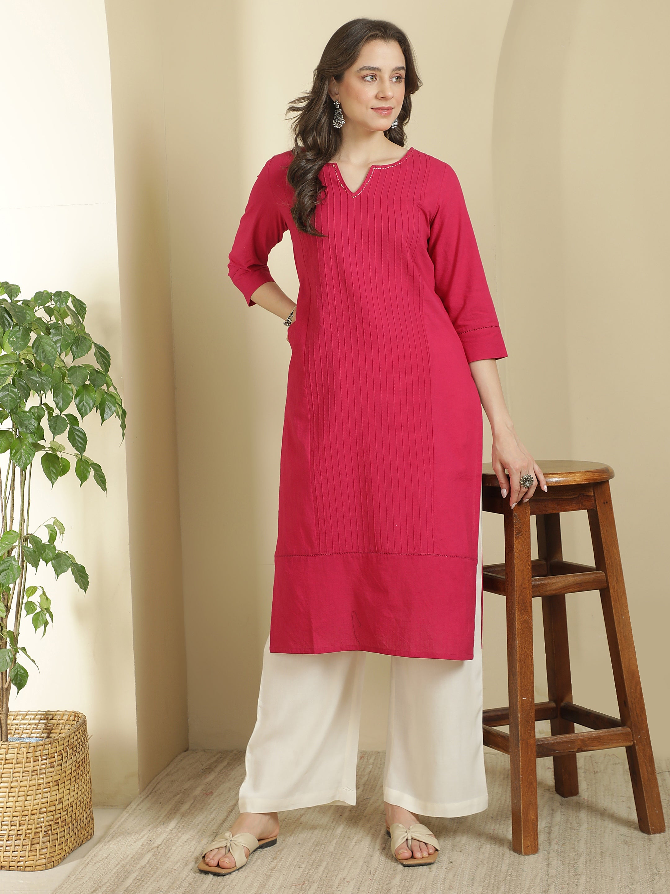 Women Keyhole Solid Staright Three Fourth Sleeve Pure Cotton Kurta