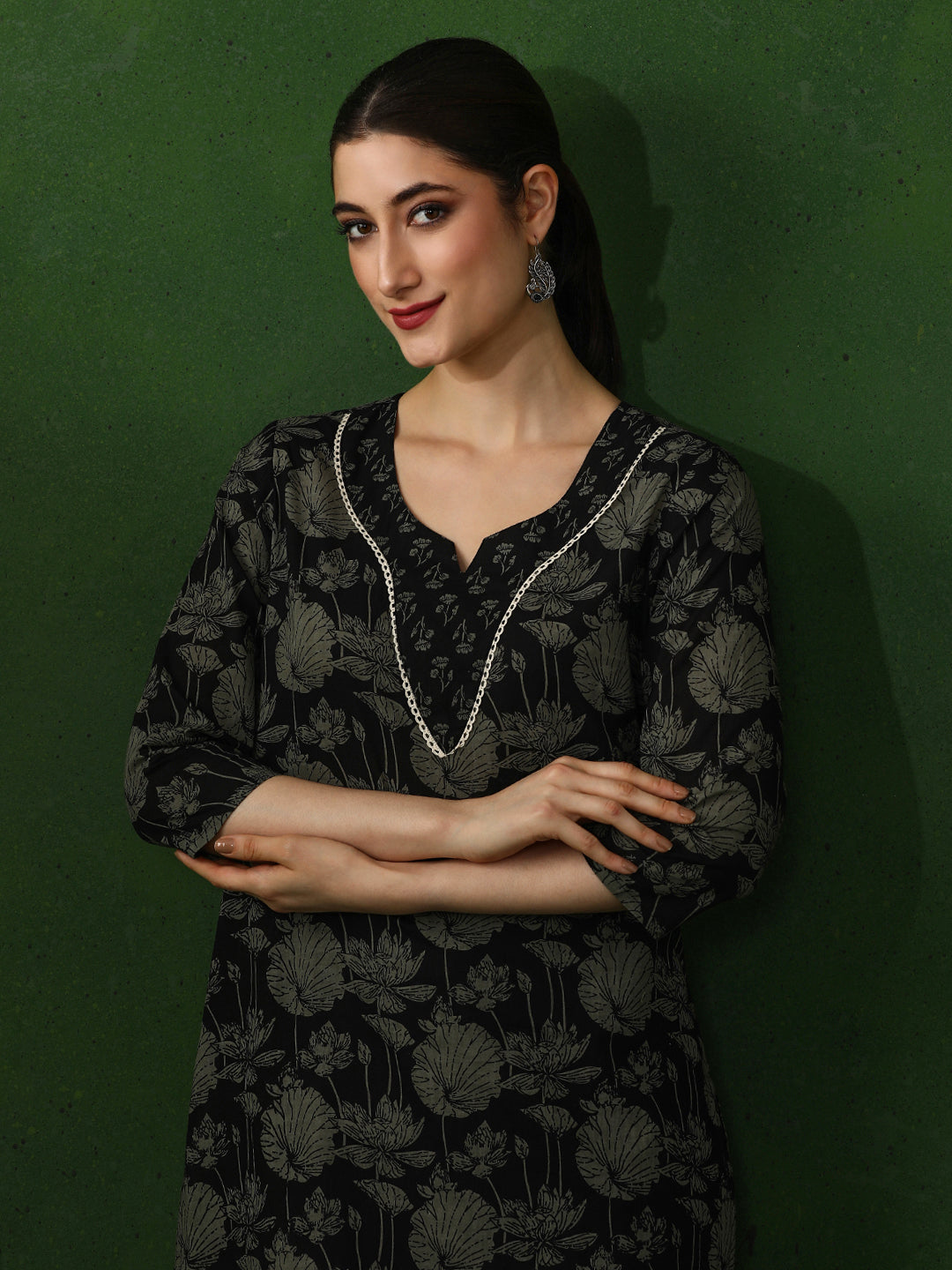 Floral Embroidered Straight Pure Cotton Kurta