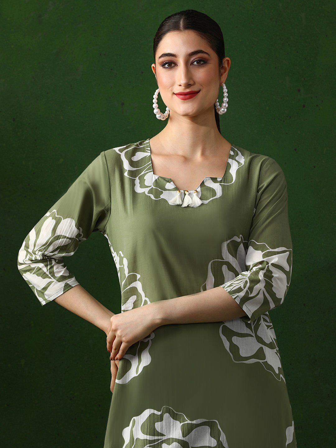 Floral Embroidered Straight Pure Cotton Kurta