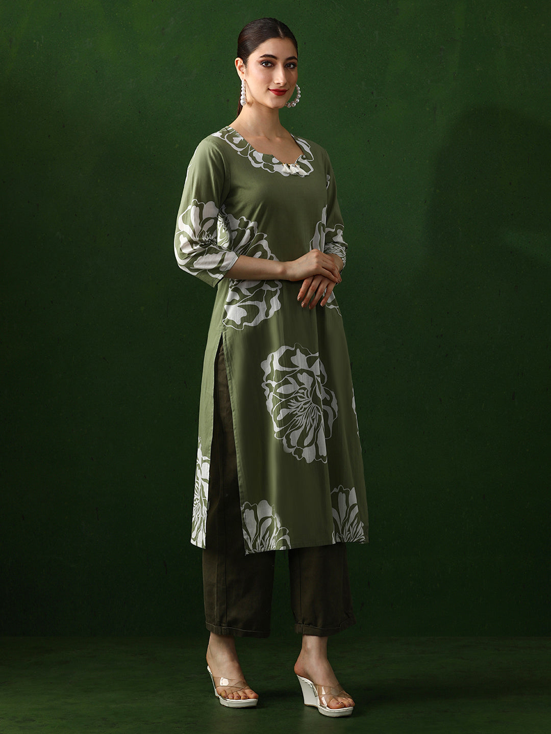 Floral Embroidered Straight Pure Cotton Kurta