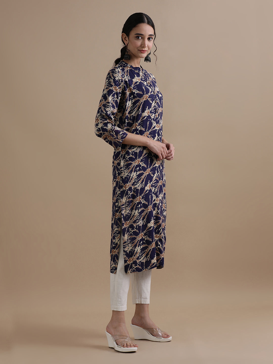 Blue Floral Printed Straight Kurta